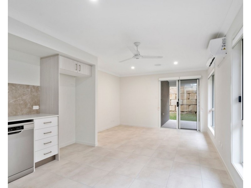 2/65 Herbst Drive, Bahrs Scrub QLD 4207