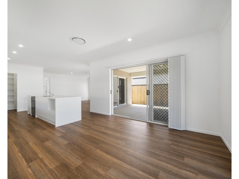 14 Seaberry Vista, Redland Bay QLD 4165