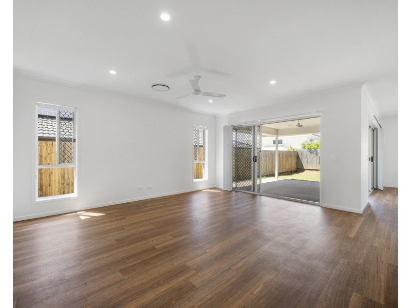 14 Seaberry Vista, Redland Bay QLD 4165