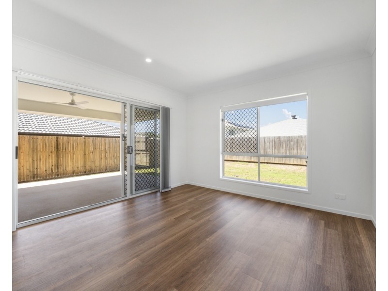 14 Seaberry Vista, Redland Bay QLD 4165