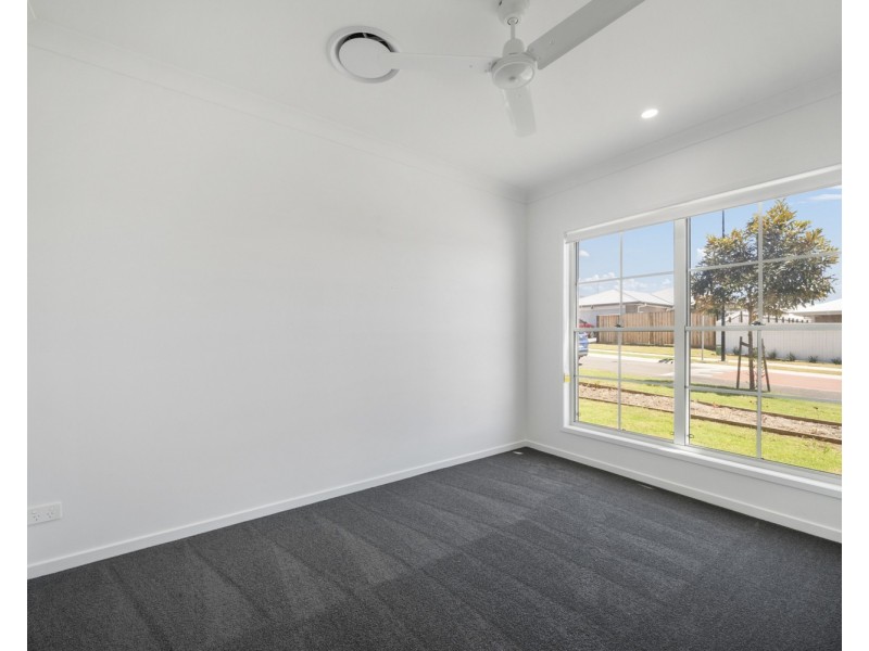 14 Seaberry Vista, Redland Bay QLD 4165