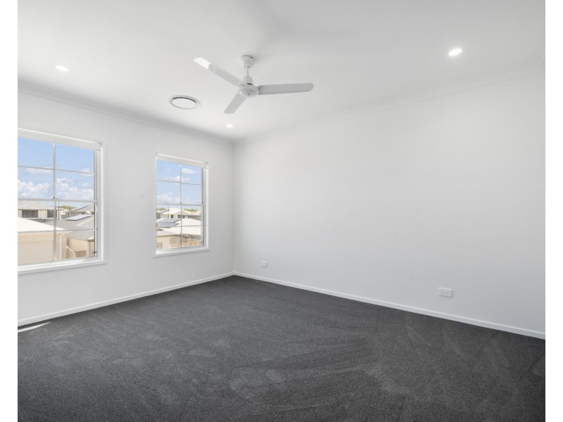 14 Seaberry Vista, Redland Bay QLD 4165