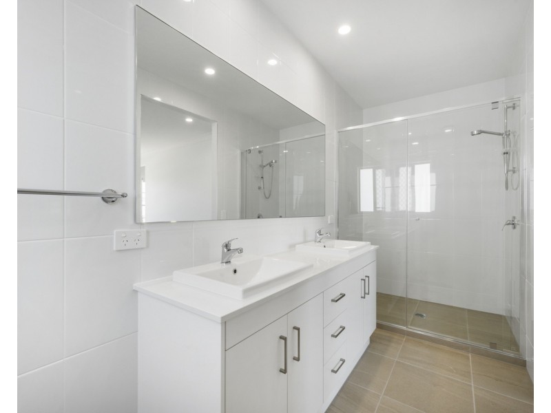 14 Seaberry Vista, Redland Bay QLD 4165