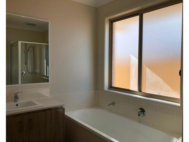 3 Innsbruck Way, Bahrs Scrub QLD 4207