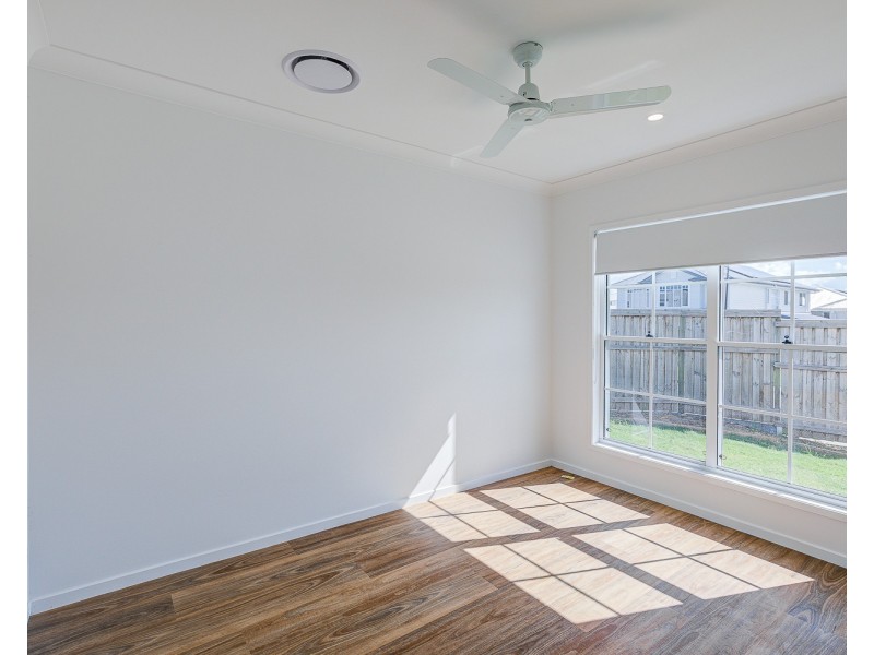 7 Hydrangea Avenue, Redland Bay QLD 4165