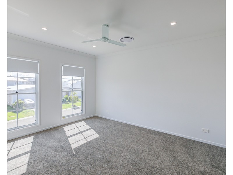 7 Hydrangea Avenue, Redland Bay QLD 4165