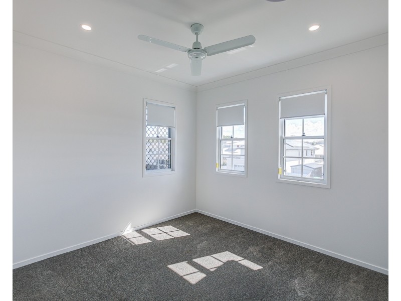 7 Hydrangea Avenue, Redland Bay QLD 4165