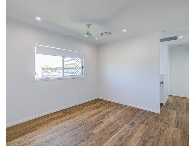 7 Hydrangea Avenue, Redland Bay QLD 4165