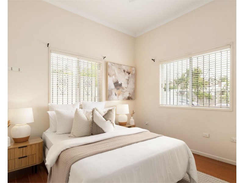 12 Seventh Avenue, Windsor QLD 4030