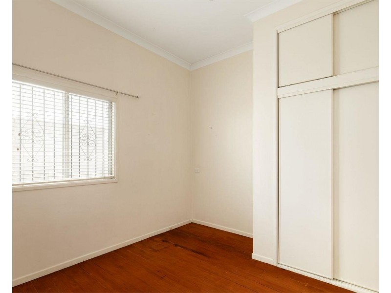 12 Seventh Avenue, Windsor QLD 4030