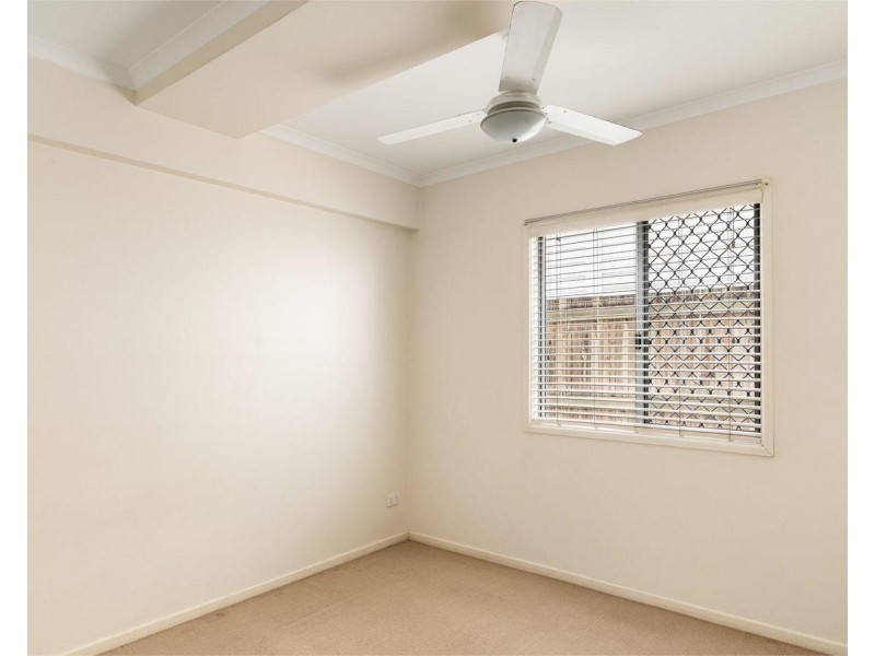 12 Seventh Avenue, Windsor QLD 4030