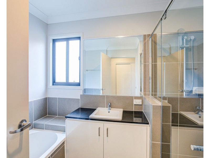 18 Mallow Court, Collingwood Park QLD 4301