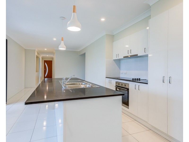 24 Heath Terrace, Park Ridge QLD 4125