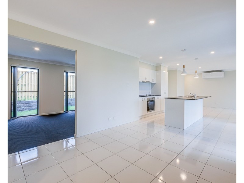 24 Heath Terrace, Park Ridge QLD 4125