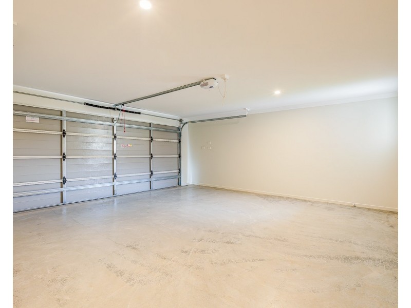 24 Heath Terrace, Park Ridge QLD 4125