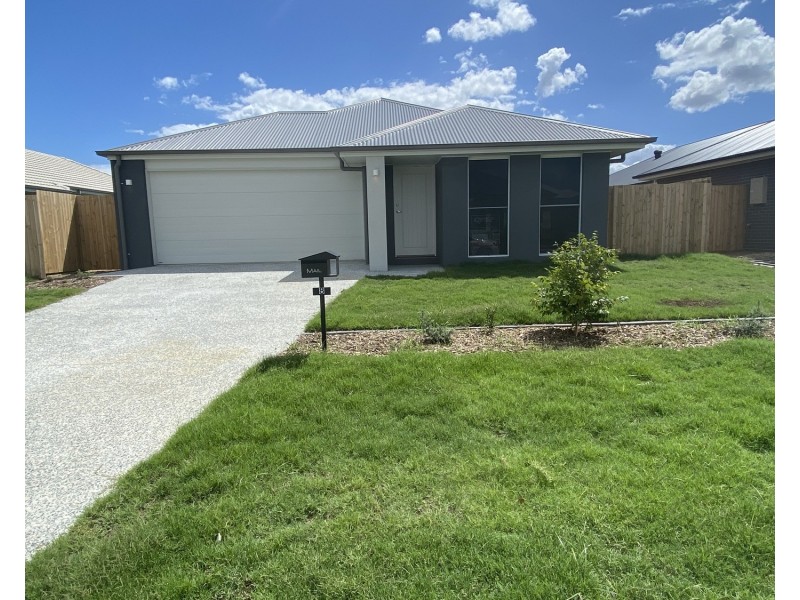 8 Roupell Street, Logan Reserve QLD 4133