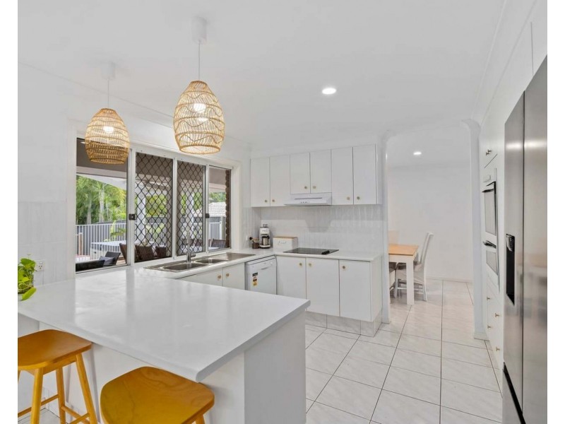 19 Rebbechi Court, Parkwood QLD 4214