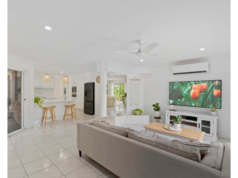 19 Rebbechi Court, Parkwood QLD 4214