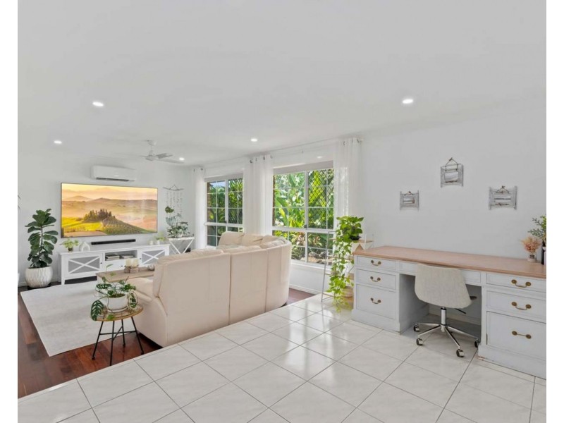 19 Rebbechi Court, Parkwood QLD 4214