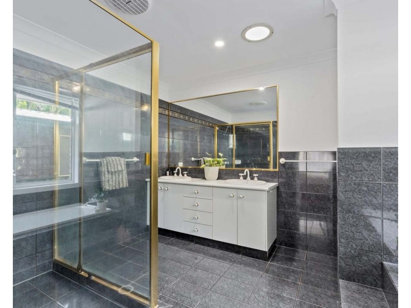 19 Rebbechi Court, Parkwood QLD 4214