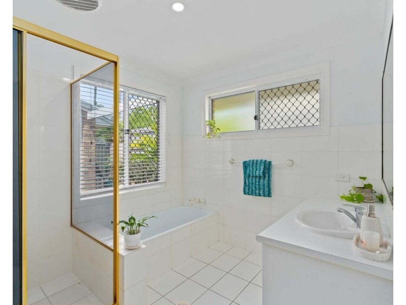 19 Rebbechi Court, Parkwood QLD 4214