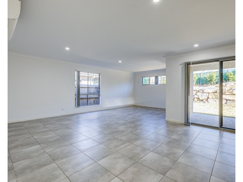 19 Maurie  Pears Crescent, Pimpama QLD 4209