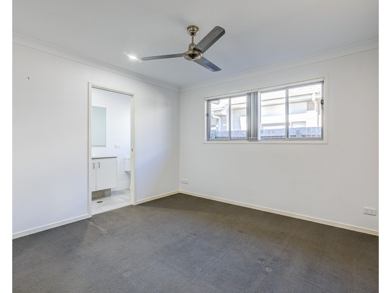 19 Maurie  Pears Crescent, Pimpama QLD 4209