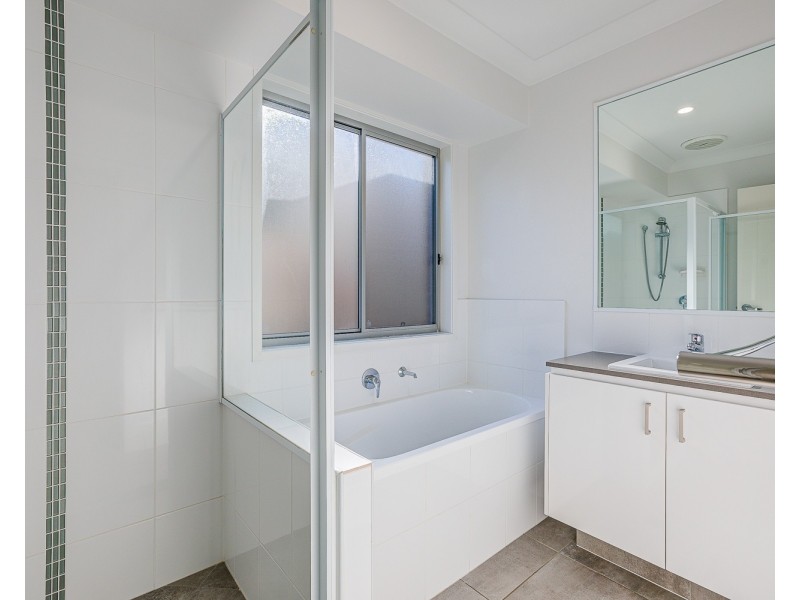 19 Maurie  Pears Crescent, Pimpama QLD 4209