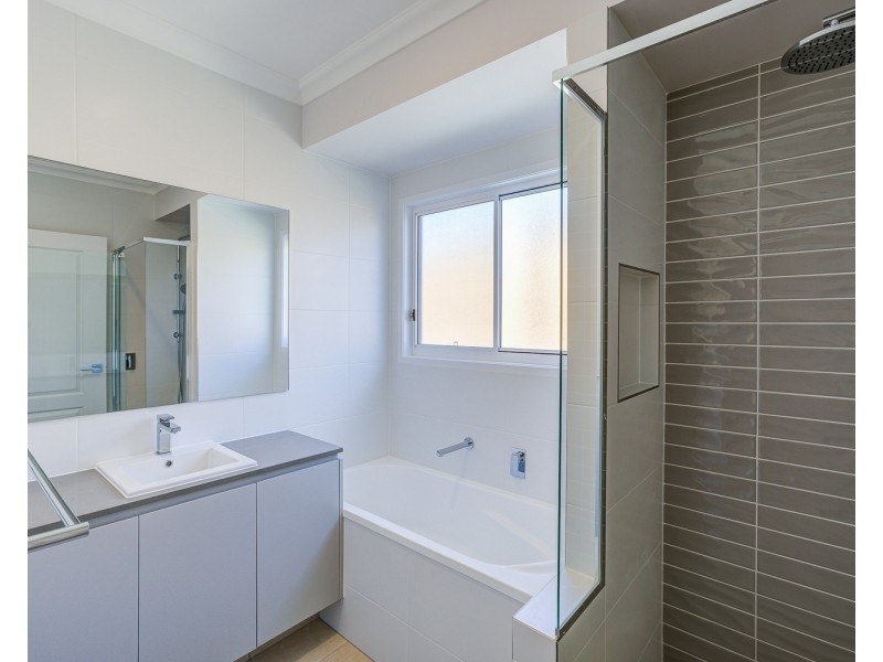 10 Fraser Street, Logan Reserve QLD 4133