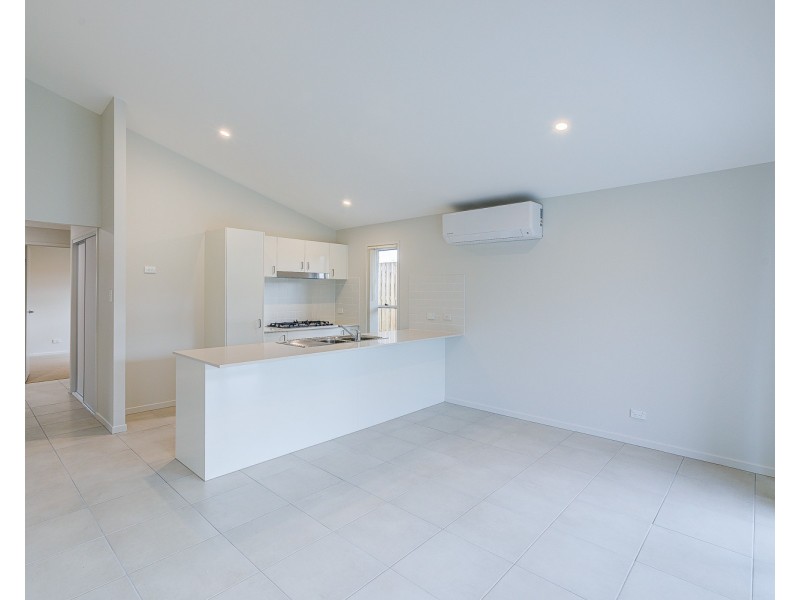 31 Barnyard Drive, Park Ridge QLD 4125