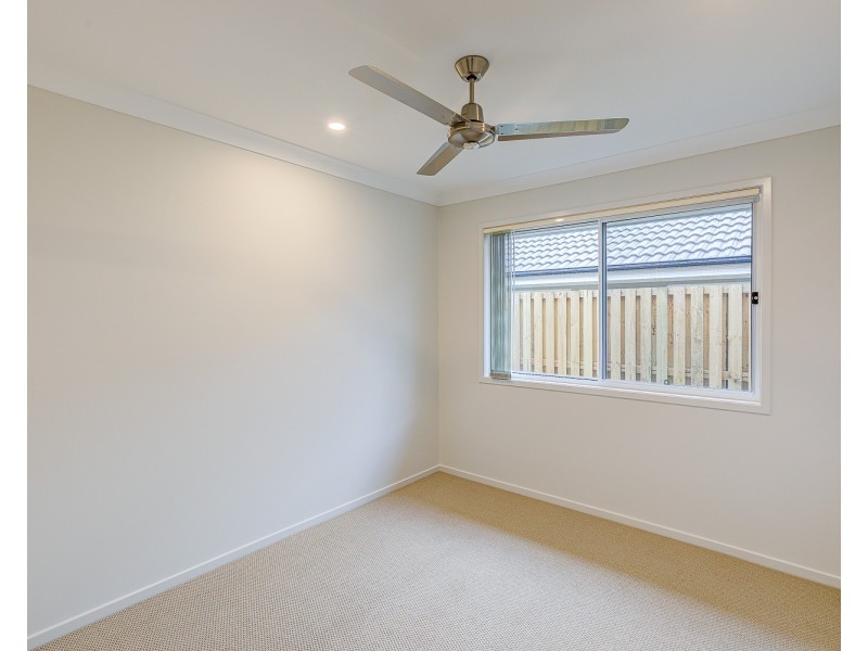 31 Barnyard Drive, Park Ridge QLD 4125