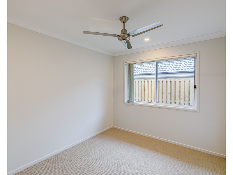 31 Barnyard Drive, Park Ridge QLD 4125