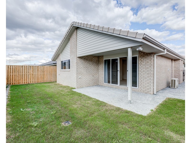 31 Barnyard Drive, Park Ridge QLD 4125