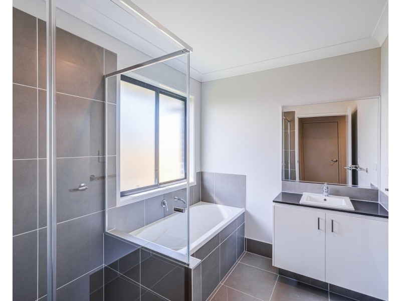 10 Maddox Street, Logan Reserve QLD 4133