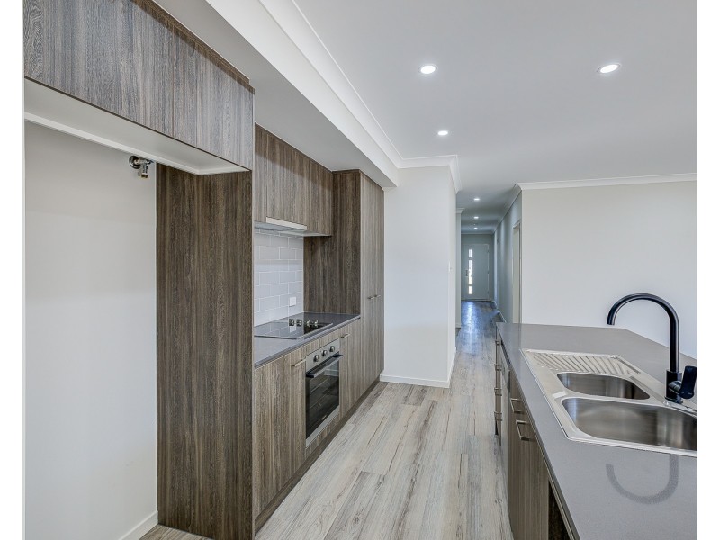 43 Angelsea Street, Greenbank QLD 4124