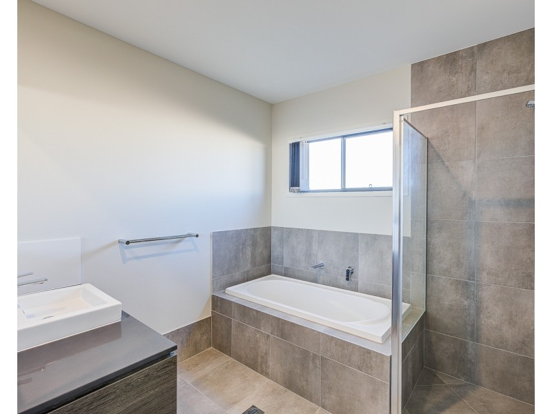 43 Angelsea Street, Greenbank QLD 4124