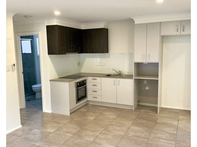 2/10 Banksia Road, Coomera QLD 4209