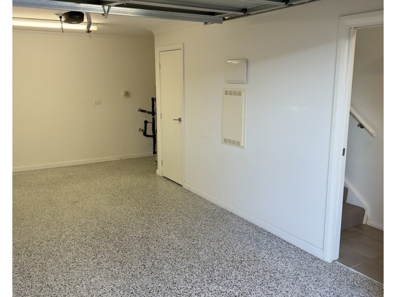 2/10 Banksia Road, Coomera QLD 4209