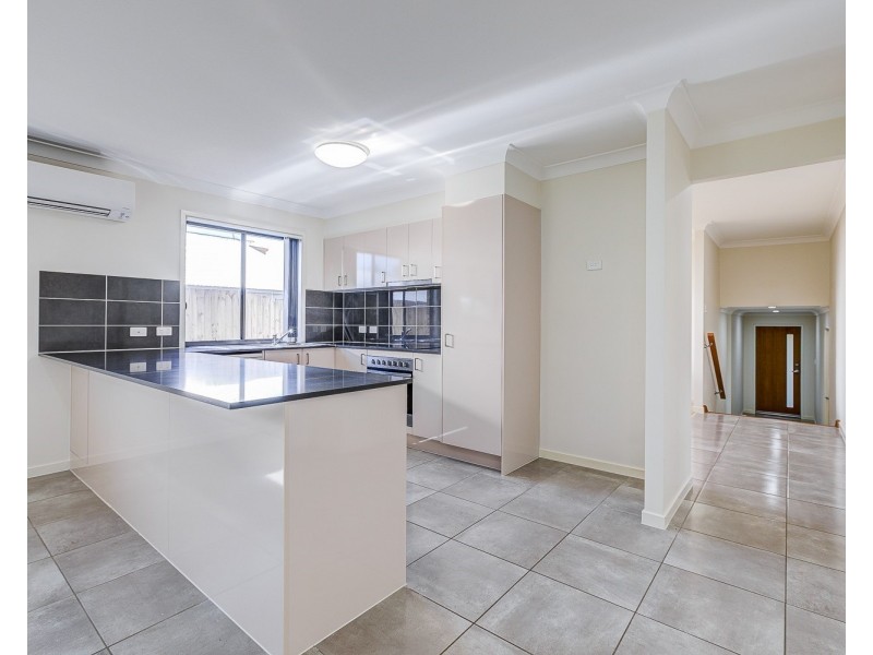 9 Geoffrey Miller Avenue, Pimpama QLD 4209