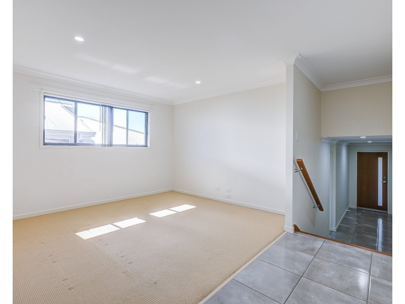 9 Geoffrey Miller Avenue, Pimpama QLD 4209