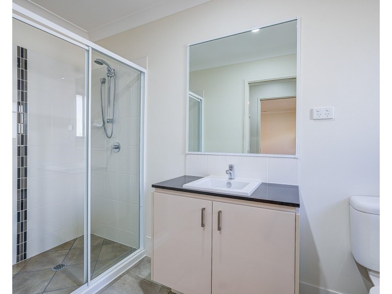 9 Geoffrey Miller Avenue, Pimpama QLD 4209