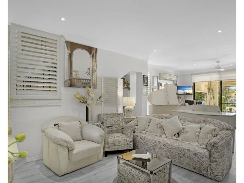 1037/1 The Cove Crescent, Carrara QLD 4211