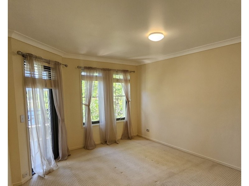 1037/1 The Cove Crescent, Carrara QLD 4211