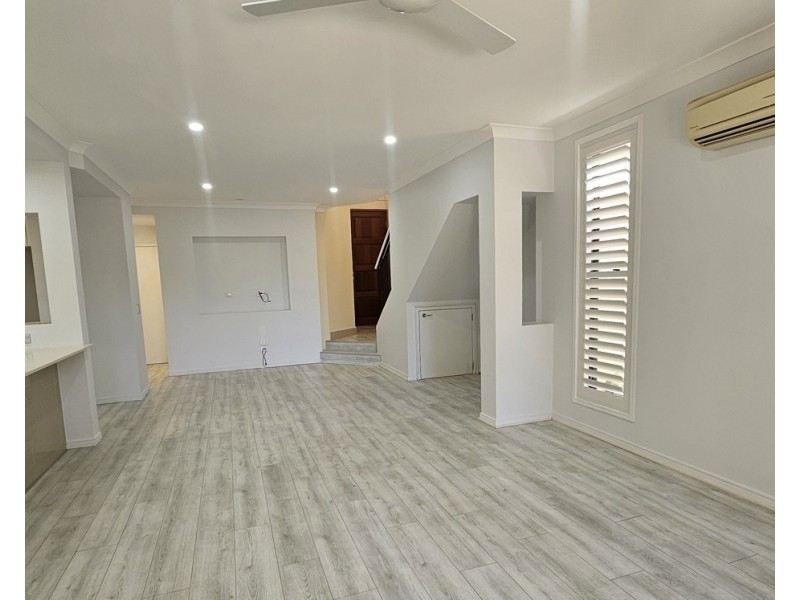 1037/1 The Cove Crescent, Carrara QLD 4211