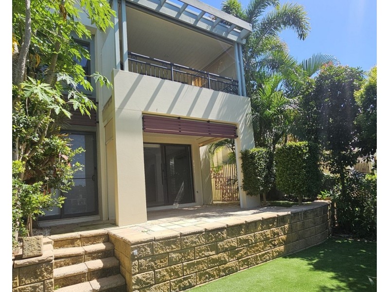 1037/1 The Cove Crescent, Carrara QLD 4211