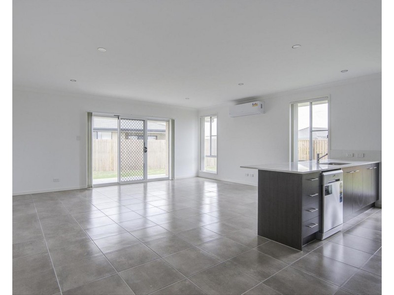 1 Burnett Street, Pimpama QLD 4209