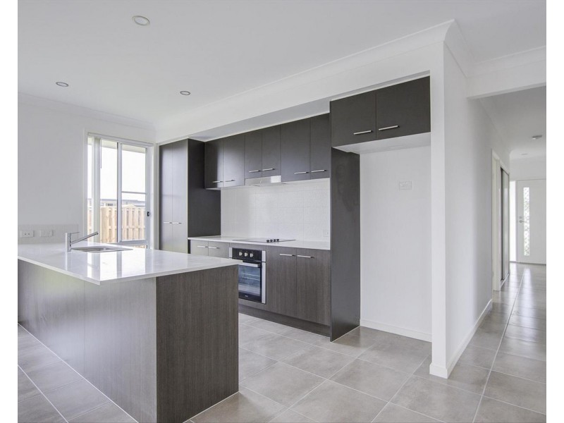 1 Burnett Street, Pimpama QLD 4209