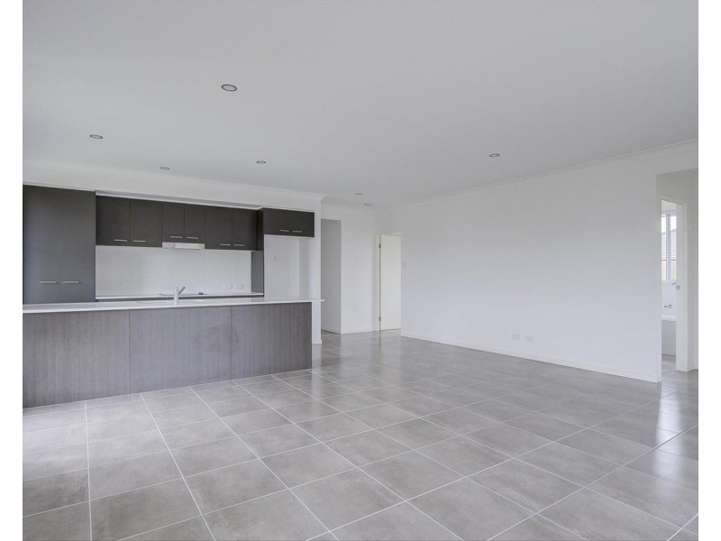 1 Burnett Street, Pimpama QLD 4209