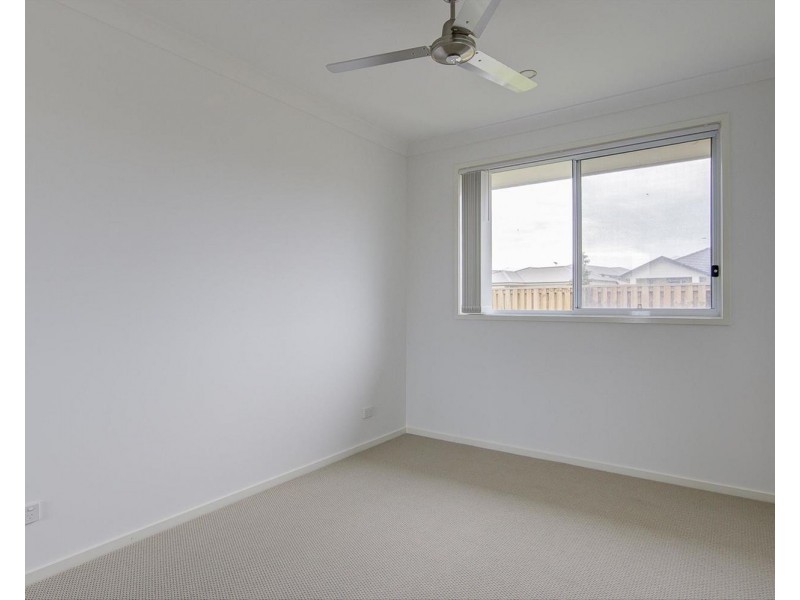 1 Burnett Street, Pimpama QLD 4209