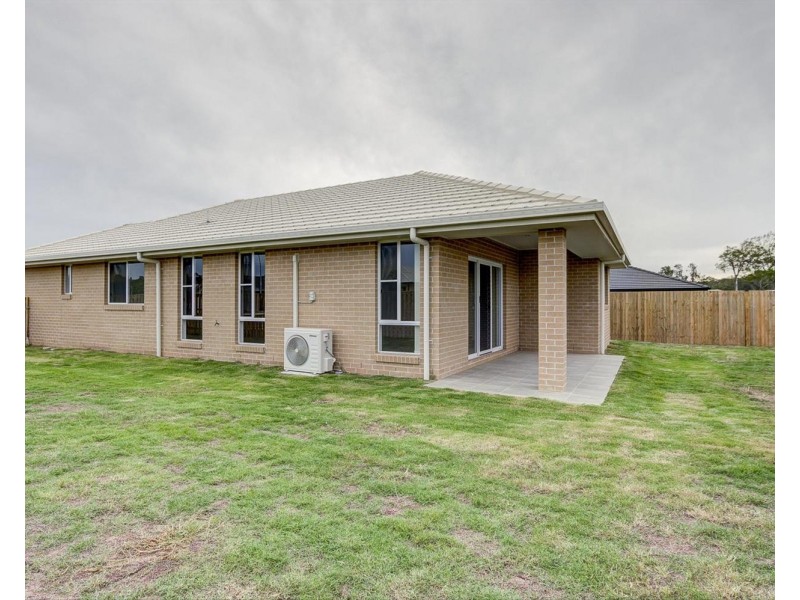 1 Burnett Street, Pimpama QLD 4209